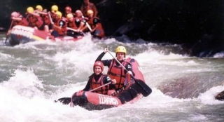 pareja rafting.jpg